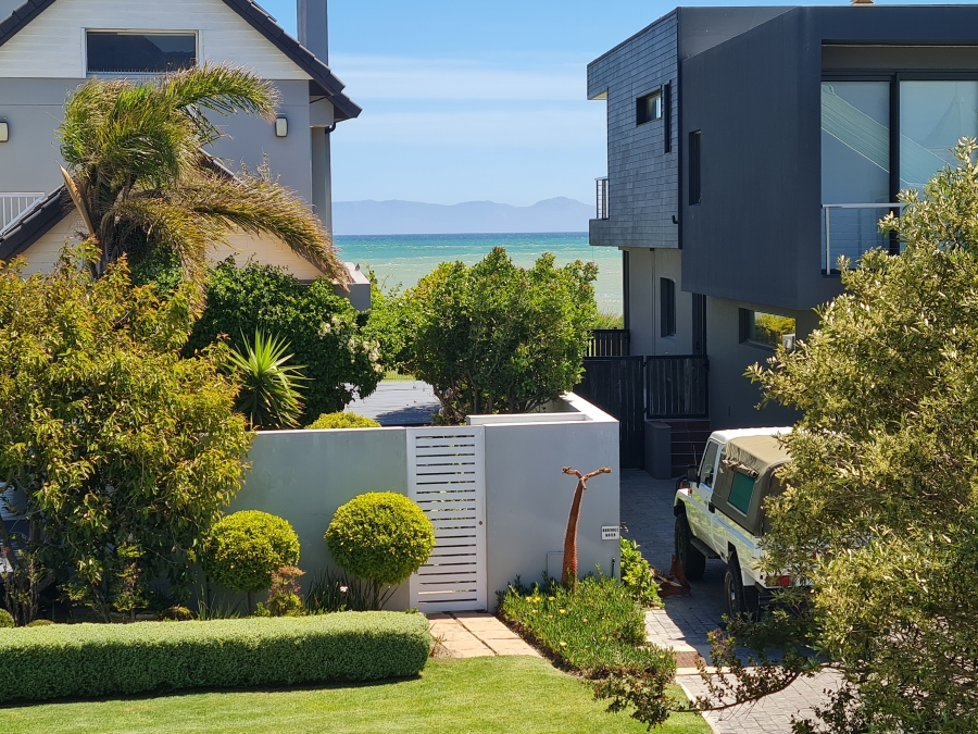 6 Bedroom Property for Sale in Greenways Golf Estate Western Cape